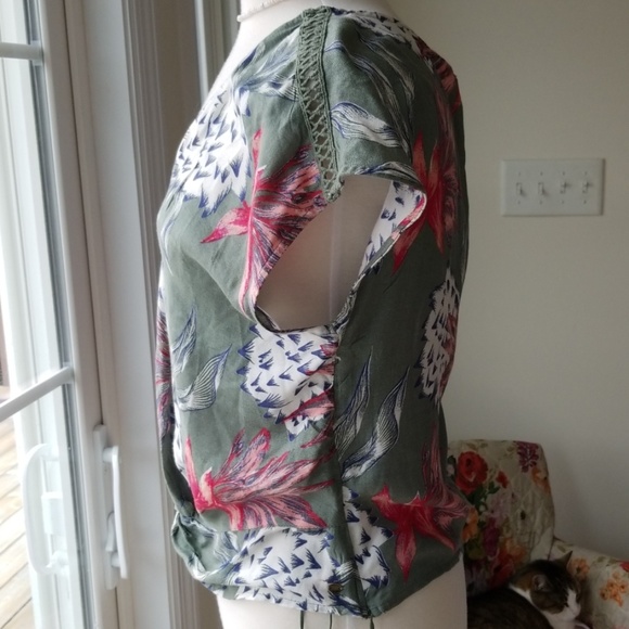 Roxy Tuscan Colors Convertible Blouse - Picture 6 of 8